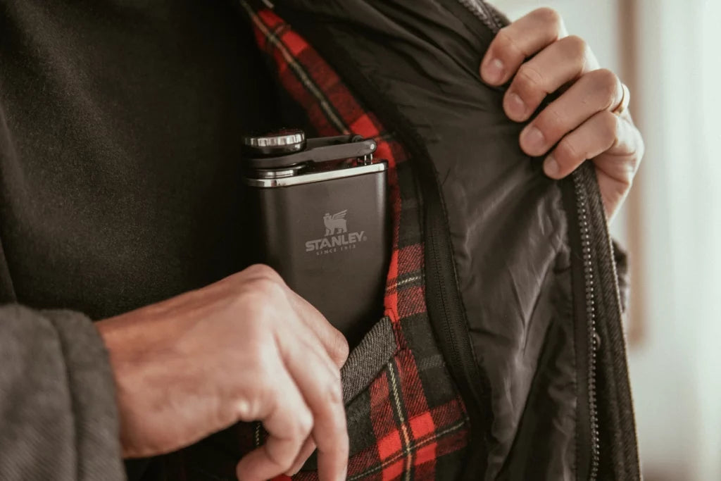 Flask Stanley: esse cantil é a melhor forma de ter sua bebida favorita sempre à mão